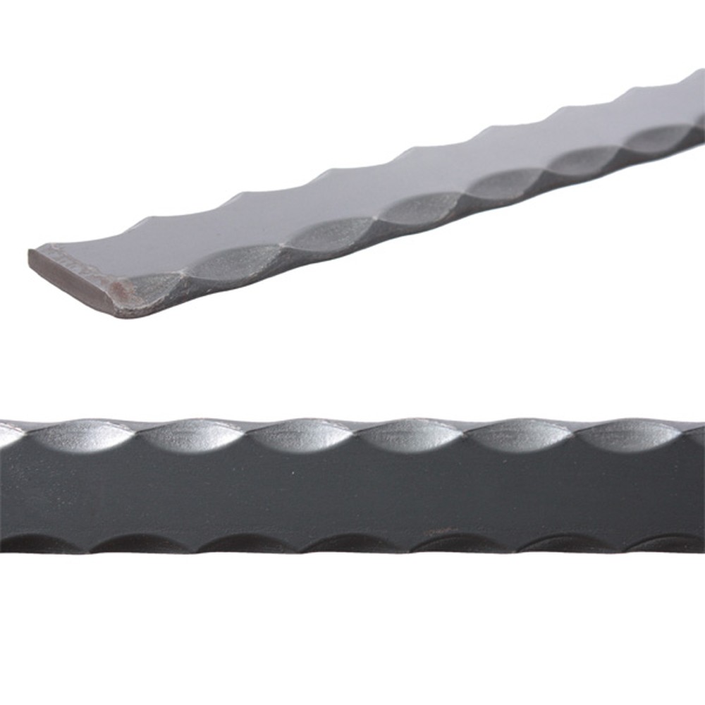 Handrail 30 x 8mm Flat Bar - L 3000mm Hammered
